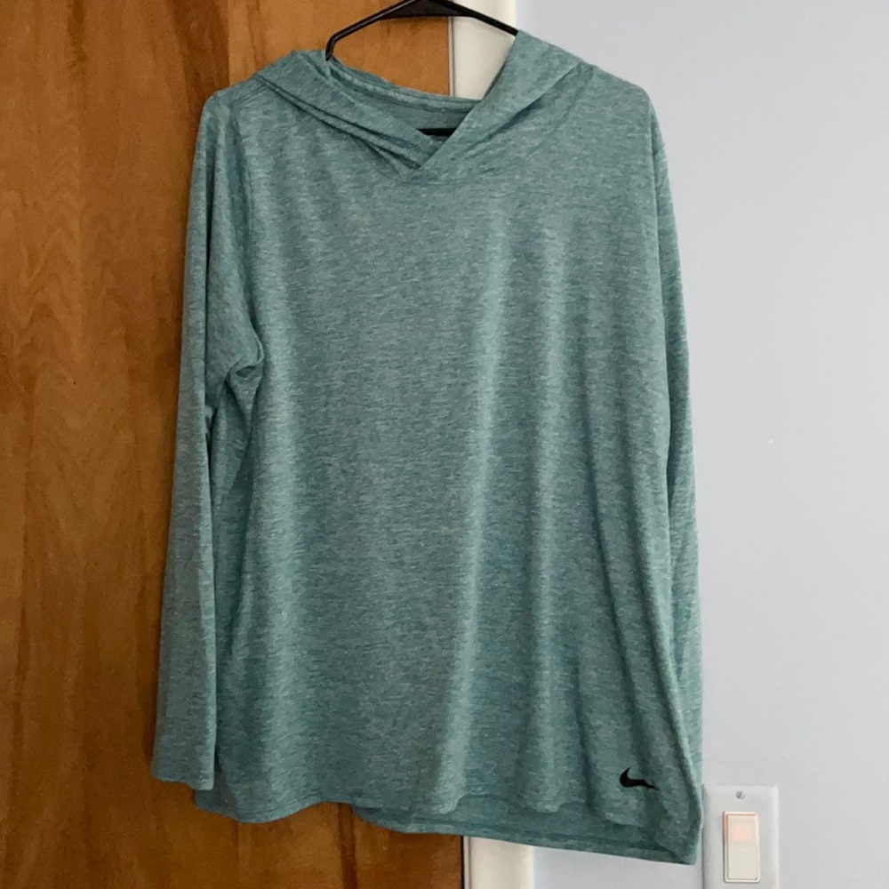 Nike long sleeve hooded top on XXL